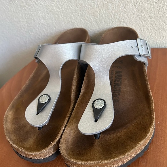 Birkenstock Gizeh Birko-Flor Silver Thong Sandal Size 37 Women's 6 Tan Suede Bed - Picture 7 of 11